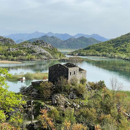 فيلا Lake House Puro Dodosi المظهر الخارجي الصورة