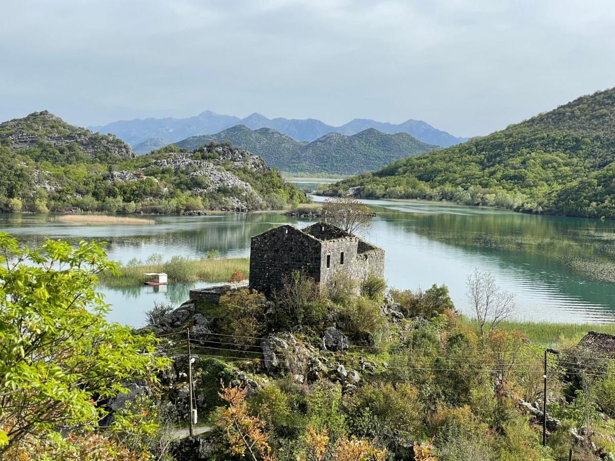 فيلا Lake House Puro Dodosi المظهر الخارجي الصورة