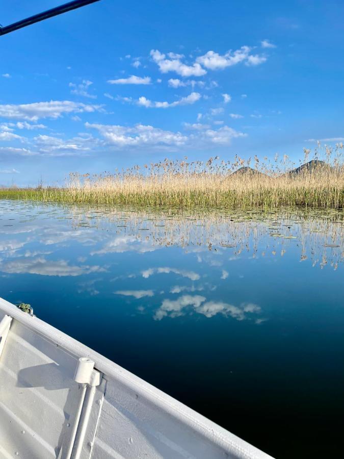 فيلا Lake House Puro Dodosi المظهر الخارجي الصورة