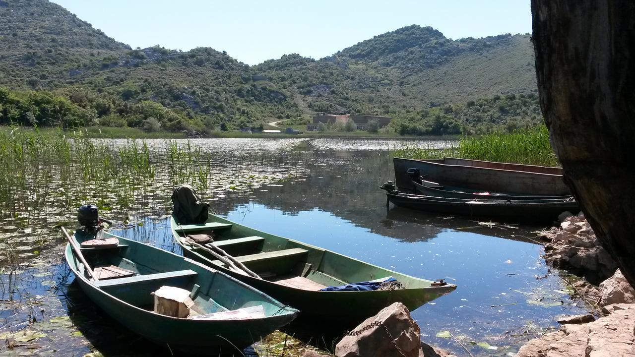 فيلا Lake House Puro Dodosi المظهر الخارجي الصورة