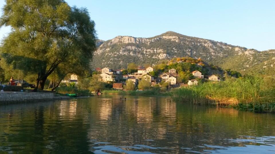 فيلا Lake House Puro Dodosi المظهر الخارجي الصورة